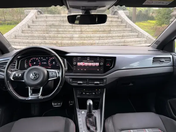 Volkswagen Polo 2.0 TSI DSG GTI 7