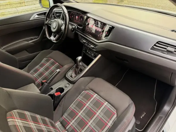 Volkswagen Polo 2.0 TSI DSG GTI 12