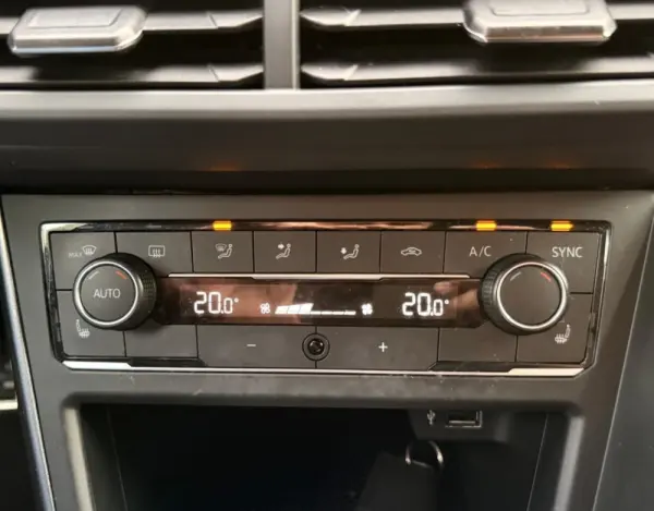 Volkswagen Polo 2.0 TSI DSG GTI 29