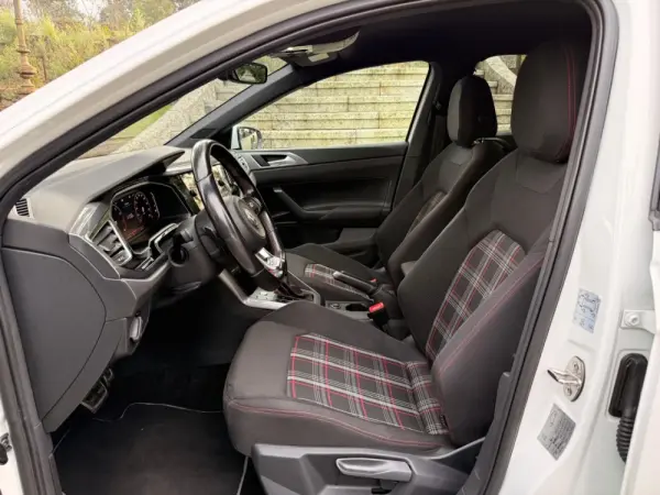 Volkswagen Polo 2.0 TSI DSG GTI 31
