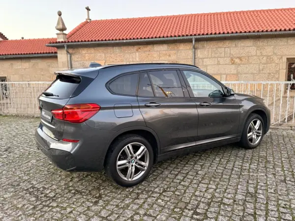 BMW X1 16 d sDrive Pack M 21