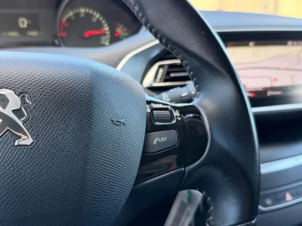 Peugeot 308 SW 1.5 BlueHDi Style 17