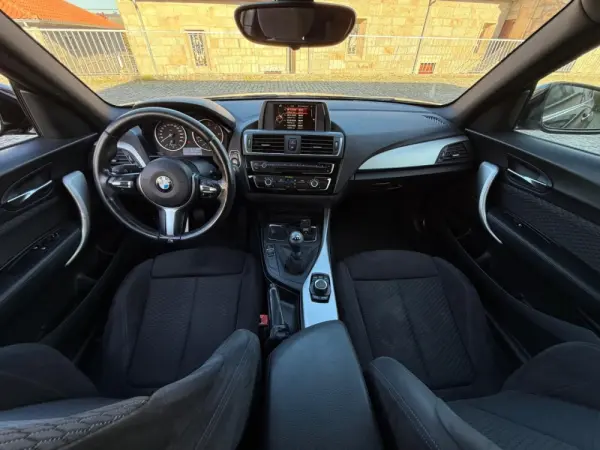 BMW 118 d Pack M 7
