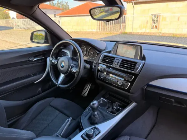 BMW 118 d Pack M 11