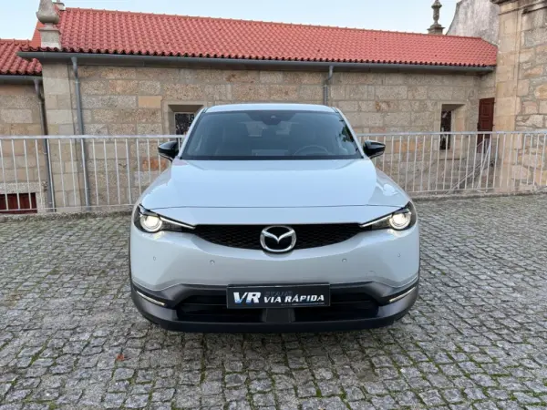 Mazda MX-30 e-SKYACTIV Advantage+Modern Confidence 2