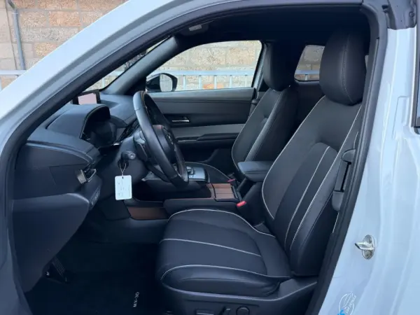 Mazda MX-30 e-SKYACTIV Advantage+Modern Confidence 11