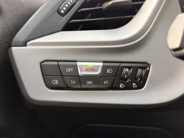 BMW 116 d Advantage Auto 31