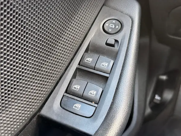 BMW 116 d Advantage Auto 36