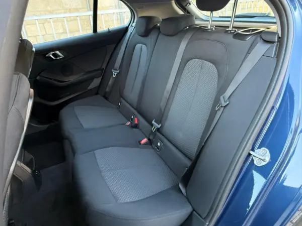 BMW 116 d Advantage Auto 16