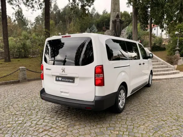 Peugeot Traveller 9 lugares 6