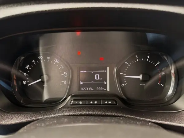 Peugeot Traveller 9 lugares 17