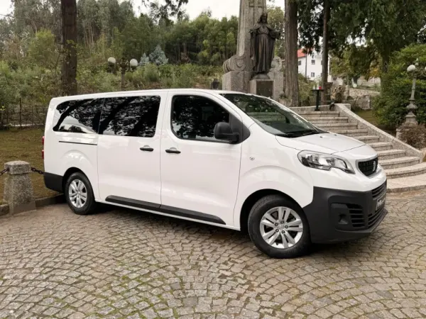 Peugeot Traveller 9 lugares 24