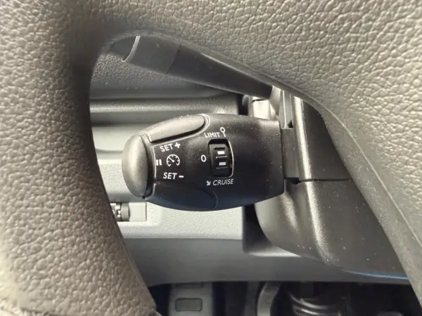 Peugeot Traveller 9 lugares 29