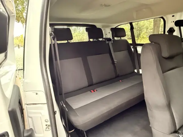 Peugeot Traveller 9 lugares 37
