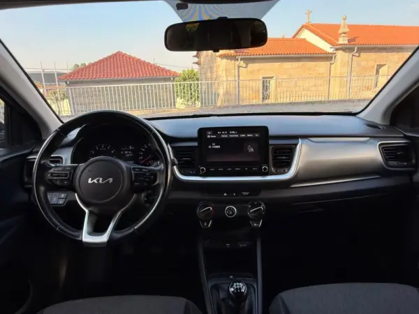 Kia Stonic 1.2 Dynamic 7