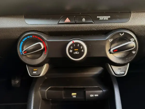 Kia Stonic 1.2 Dynamic 23