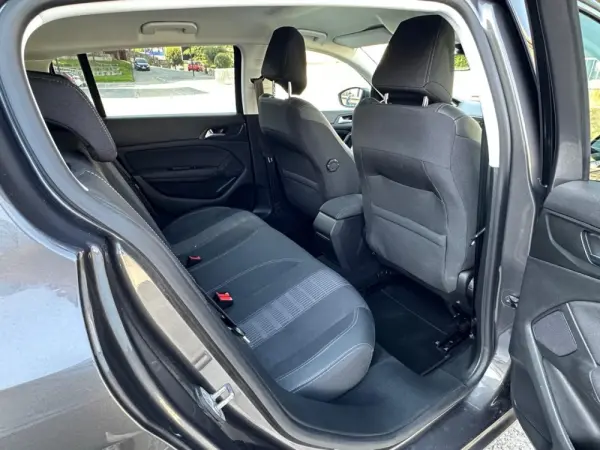 Peugeot 308 1.2 PureTech Allure EAT8 13
