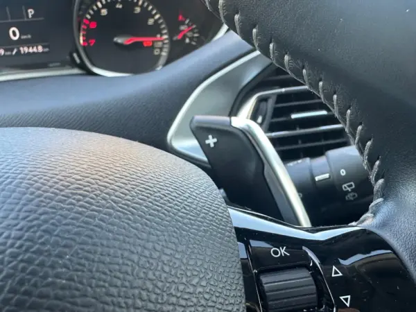 Peugeot 308 1.2 PureTech Allure EAT8 18