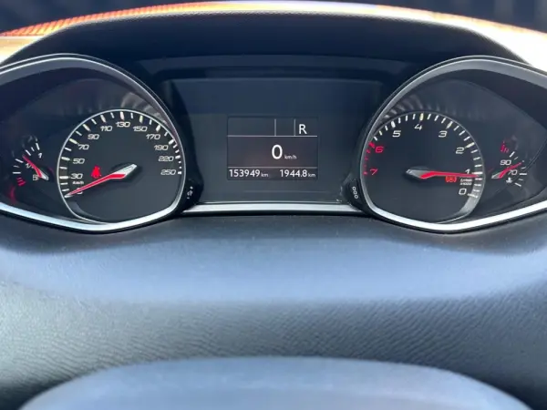Peugeot 308 1.2 PureTech Allure EAT8 29