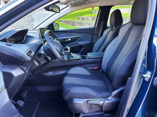 Peugeot 3008 1.5 BlueHDi Active 9