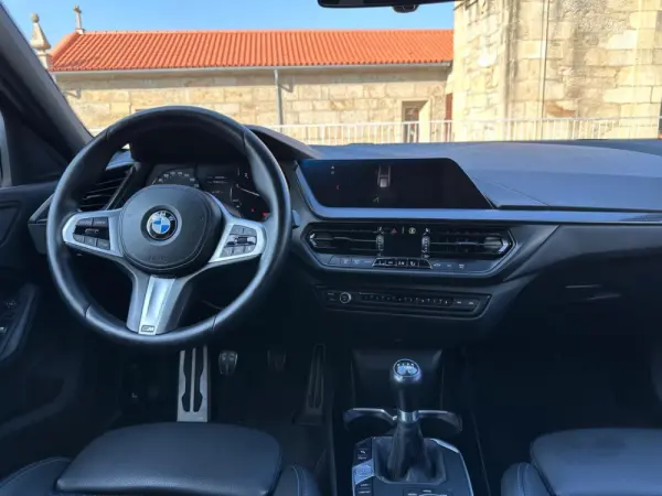BMW 116 d Pack Desportivo M 8
