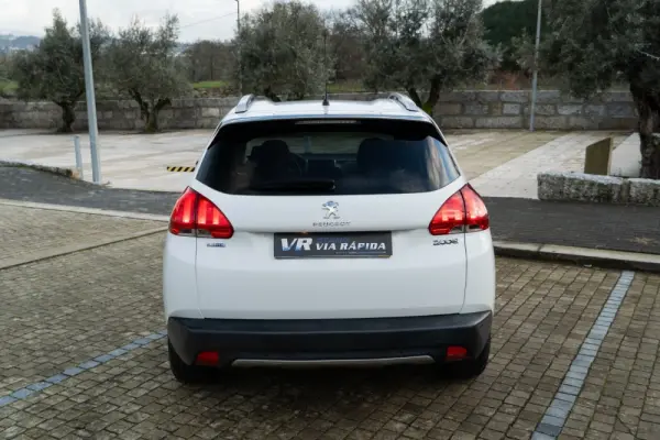 Peugeot 2008 1.2 PureTech Style 5
