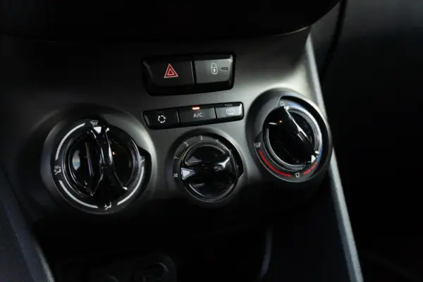 Peugeot 2008 1.2 PureTech Style 14