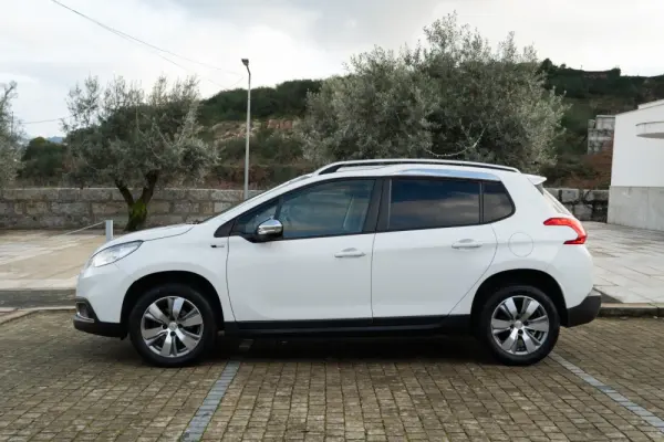 Peugeot 2008 1.2 PureTech Style 23