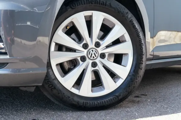 Volkswagen Golf Variant 1.6 TDi Confortline 24