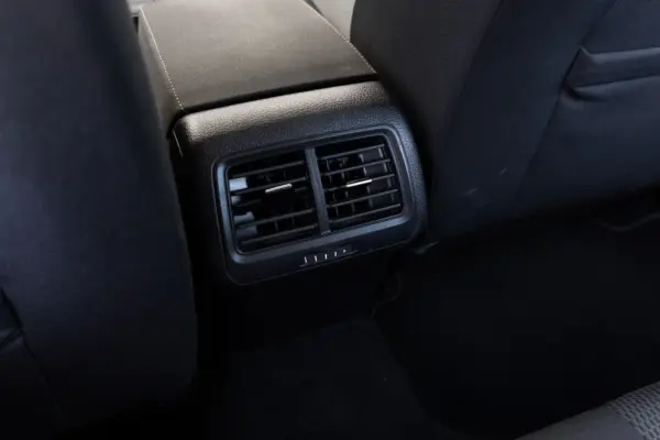 Volkswagen Golf Variant 1.6 TDi Confortline 36