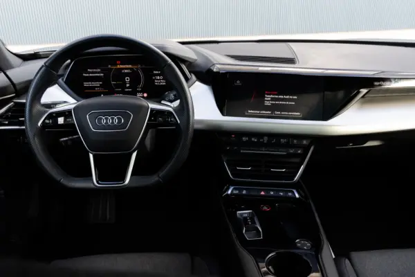 Audi e-tron GT quattro 12
