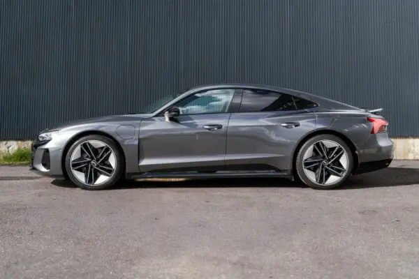 Audi e-tron GT quattro 50