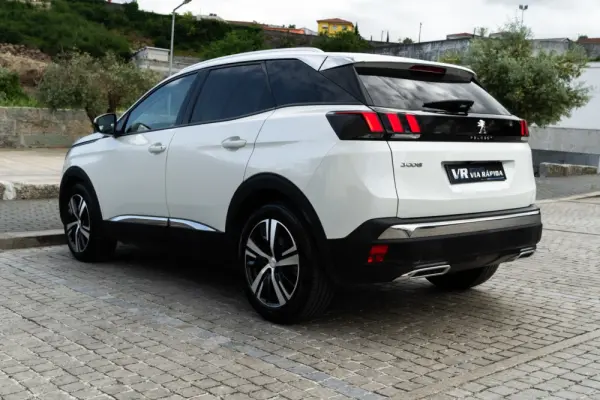 Peugeot 3008 1.2 PureTech Allure Pack 4