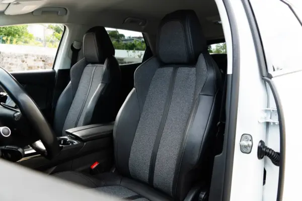 Peugeot 3008 1.2 PureTech Allure Pack 8