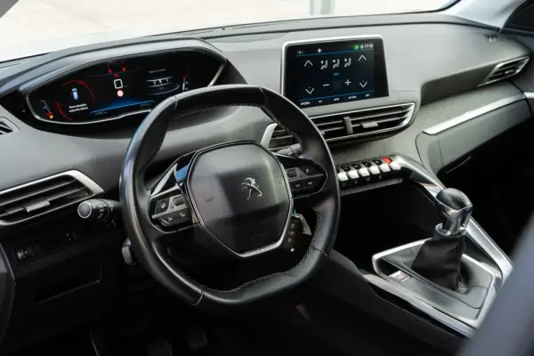 Peugeot 3008 1.2 PureTech Allure Pack 7