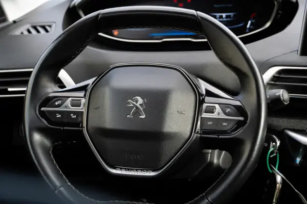 Peugeot 3008 1.2 PureTech Allure Pack 11