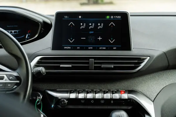 Peugeot 3008 1.2 PureTech Allure Pack 15