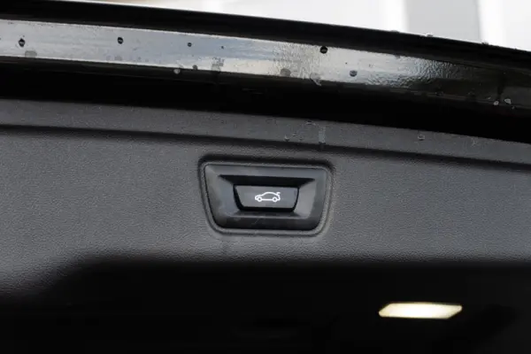 BMW 330 e Pack M Auto 57