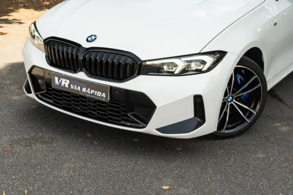 BMW 318 d Pack Desportivo M Pro Auto 34