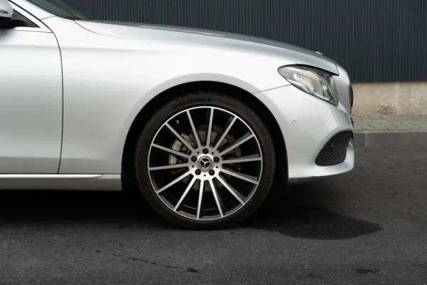Mercedes-Benz E 220 D Avantgarde 38