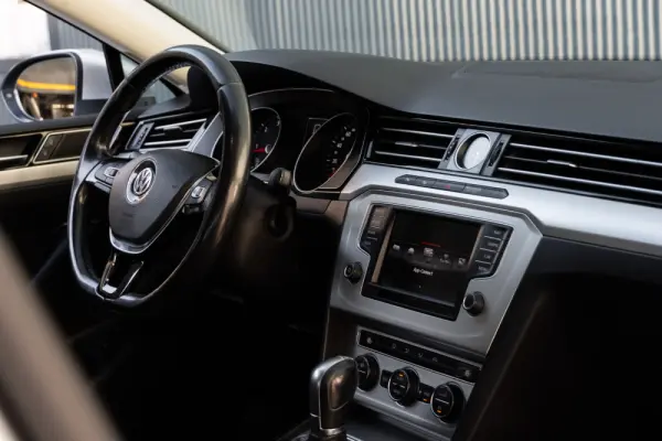 Volkswagen Passat Variant 1.6 TDI Confortline DSG 19
