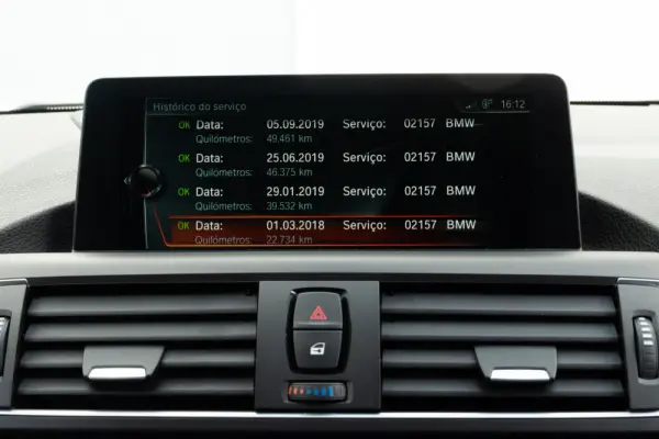 BMW 116 d Pack M Auto 21