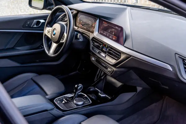 BMW 116 d Pack Desportivo M Auto 13