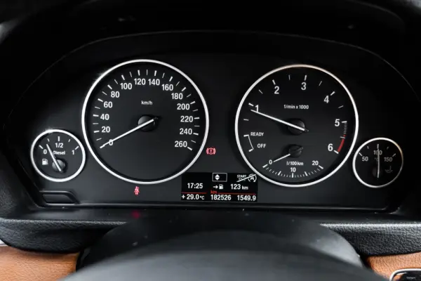 BMW 320 d xDrive Line Luxury 11