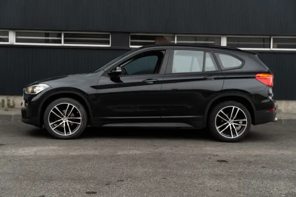 BMW X1 16 d sDrive Advantage 32