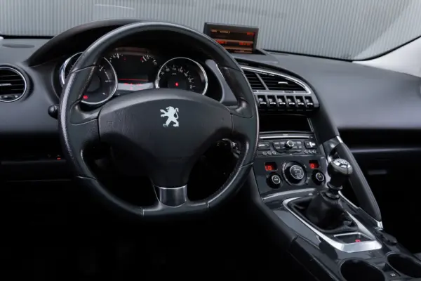 Peugeot 3008 1.6 HDi Allure 7