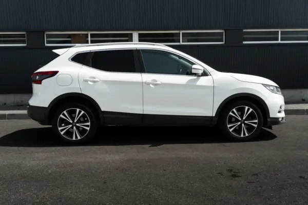 Nissan Qashqai 1.5 dCi N-Connecta J18 26