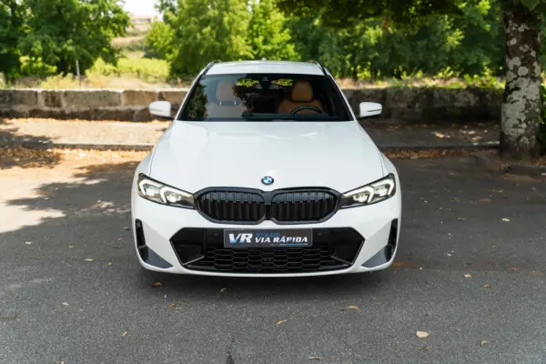 BMW 318 d Pack Desportivo M Pro Auto 2