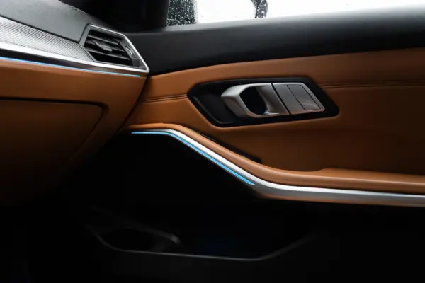 BMW 330 e Pack M Auto 40