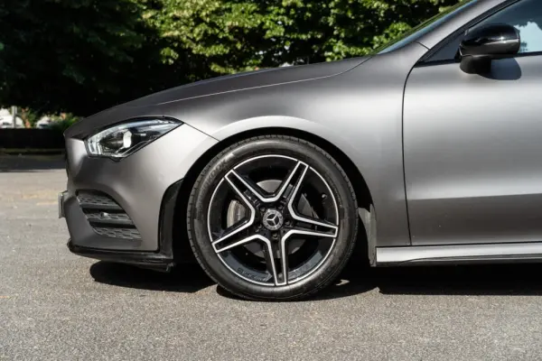 Mercedes-Benz CLA 180 d 7G-DCT AMG Line 33